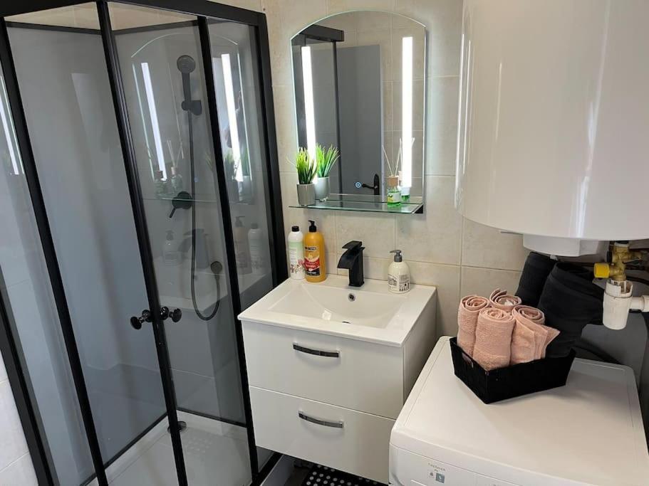Bel Appartement Neuf, Bien Situe Carcassonne Exterior foto